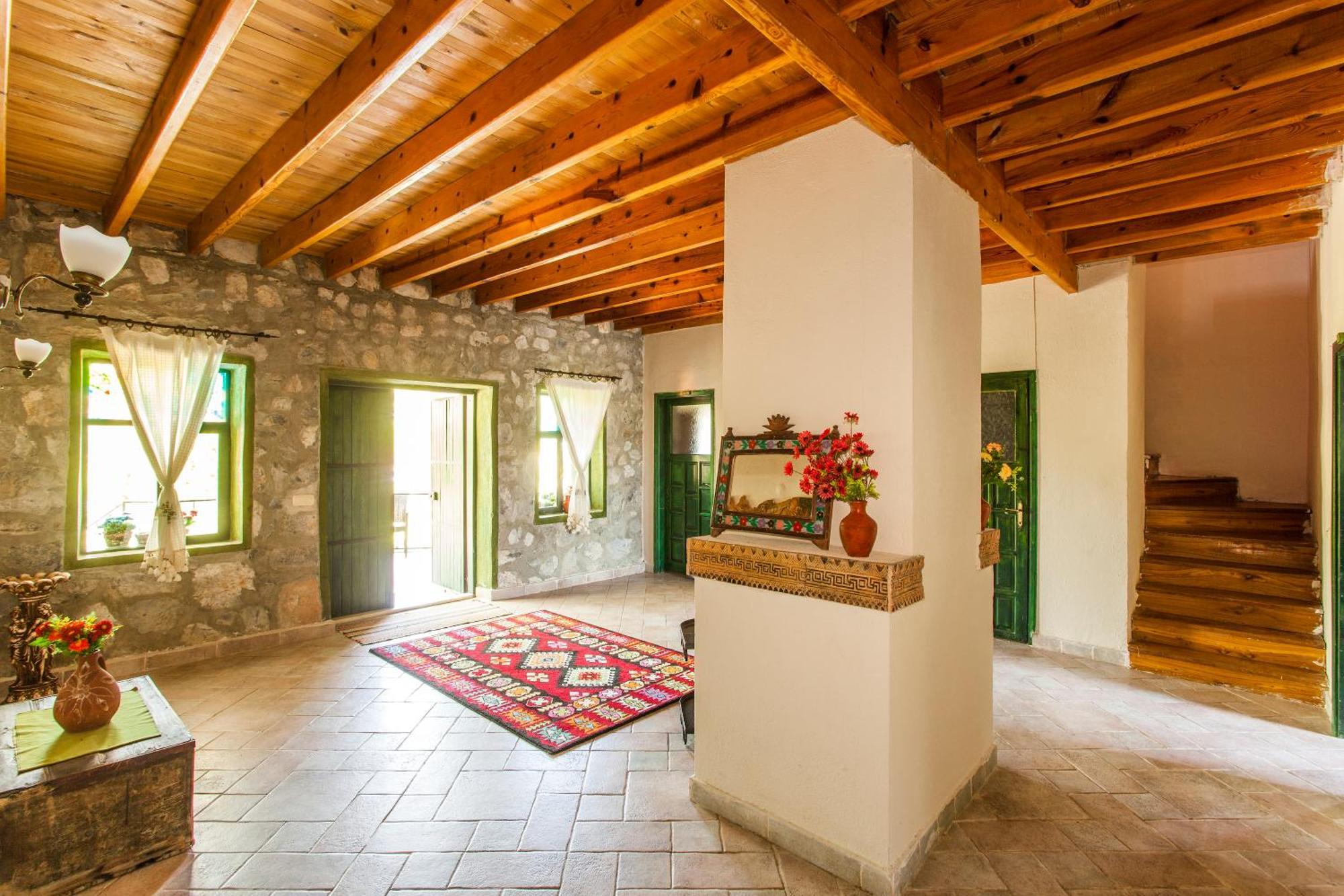 Otantik Tas Ev B&B 3*