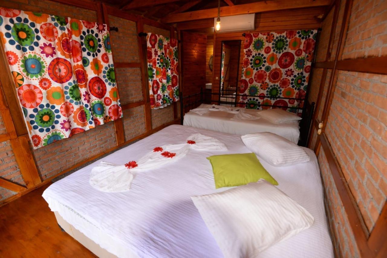 Otantik Tas Ev B&B Dalaman