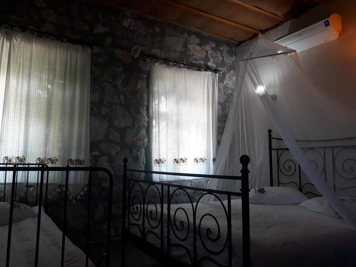 Otantik Tas Ev B&B